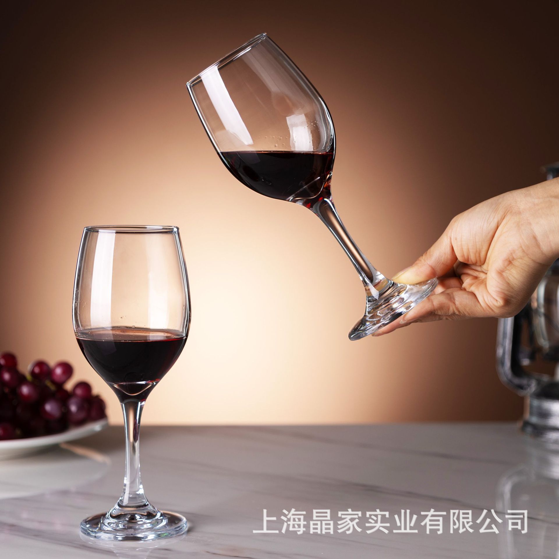 Hot-mouthed wine glasses, thickened glass wine glasses, highball glasses, restaurant and bar foreign wine glasses are available for wholesale with LOGO printing details Picture