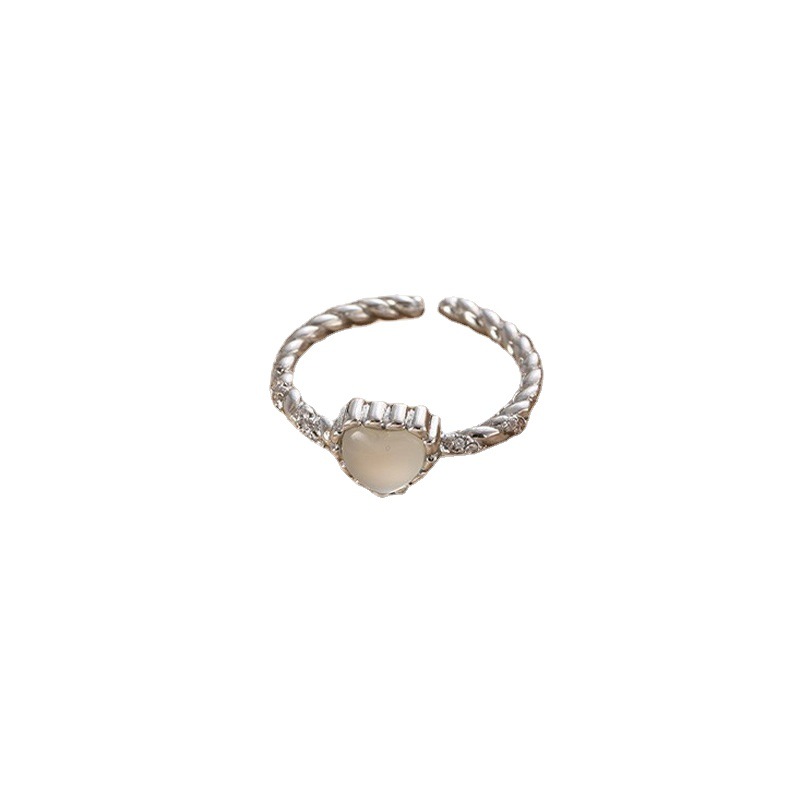 The Japanese and Korean flower-shaped heart-shaped ring is a niche design for women, exuding a sense of sophistication. It is adjustable, exquisite and versatile, with an open ring Item Picture