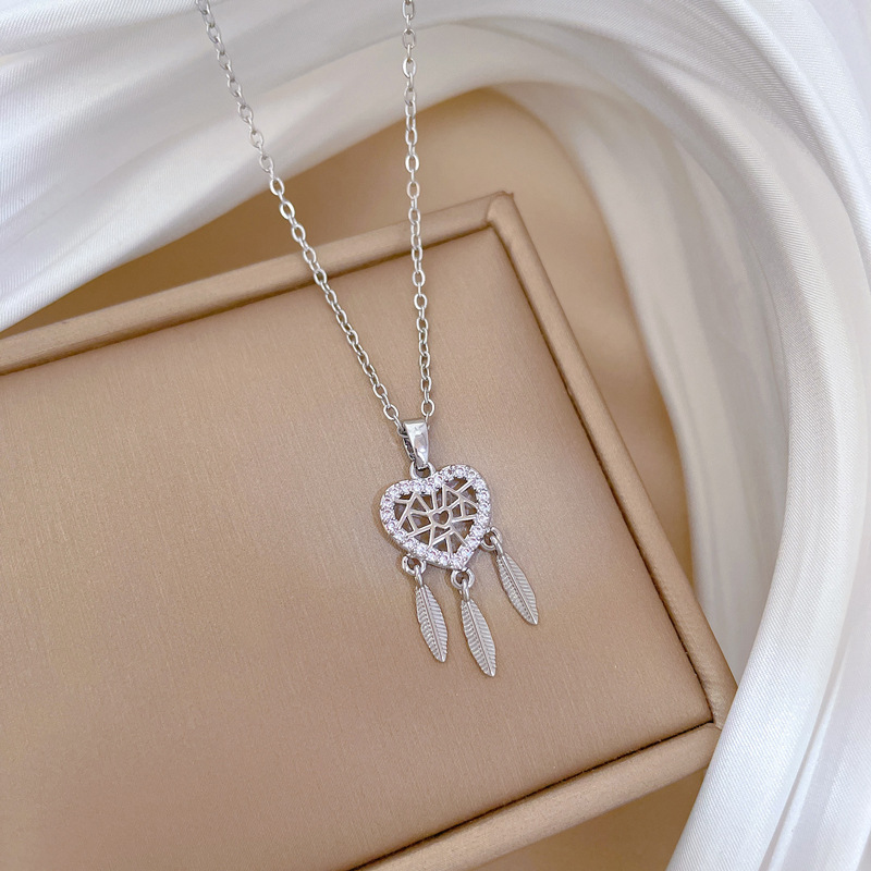 【 Titanium Steel 】 A new women's collarbone chain with a light luxury slightly inlaid real gold feather, featuring a light luxury and niche design Specification drawing