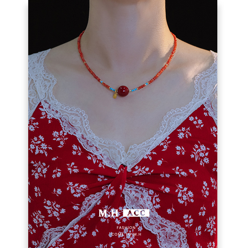 New Chinese-style Nan Hong agate beaded necklace, a niche design, retro and simple style necklace, collarbone chain accessory for women full figure
