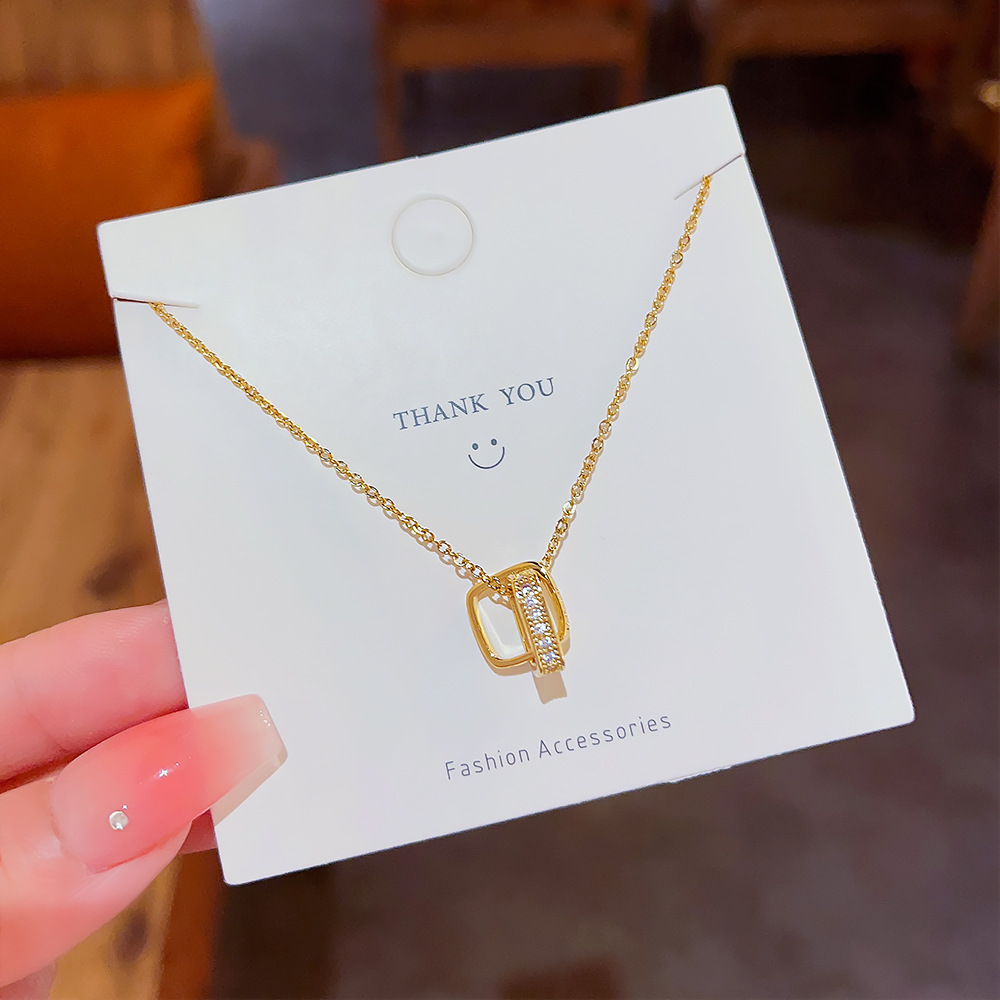 Korean geometric bestsellers, titanium steel necklaces, women's niche, light luxury, versatile collarbone chains, simple and individual necklaces wholesale Application Scenario