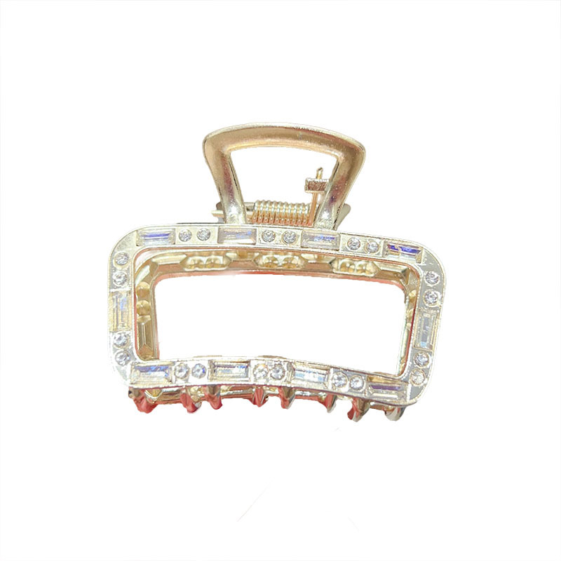 The new French claw clip features a niche and high-end feel. It is a zircon semi-claw hairpin with a fashionable and simple style. It is also a shark clip for the back of the head Item Picture