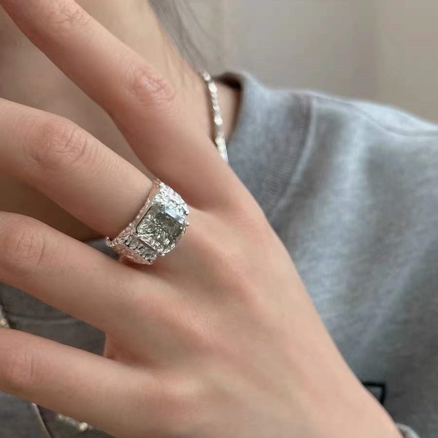 A square tin foil pleated zircon ring with a unique design sense, retro ins cold style, and a distinctive open ring Application Scenario