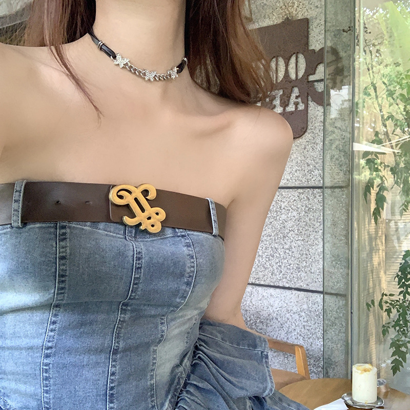 Sweet and cool chain butterfly necklace, fashionable and elegant for women, full diamond collarbone chain, niche and simple necklace trend Specification drawing