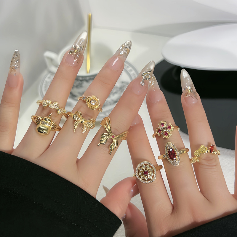 A new Chinese-style retro Internet celebrity bestseller, a high-end gourd ring with a sweet and cool feminine charm, a unique bow and flower ring details Picture