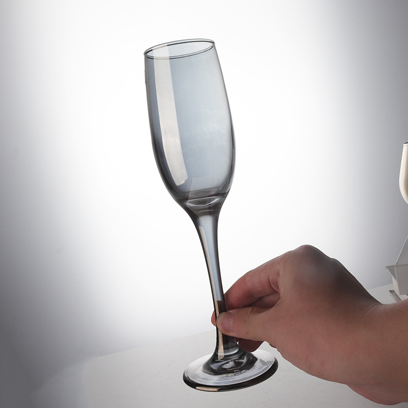Wholesale of hotel household electroplated wine glasses, crystal glass wine glasses, commercial champagne glasses for hotels Application Scenario