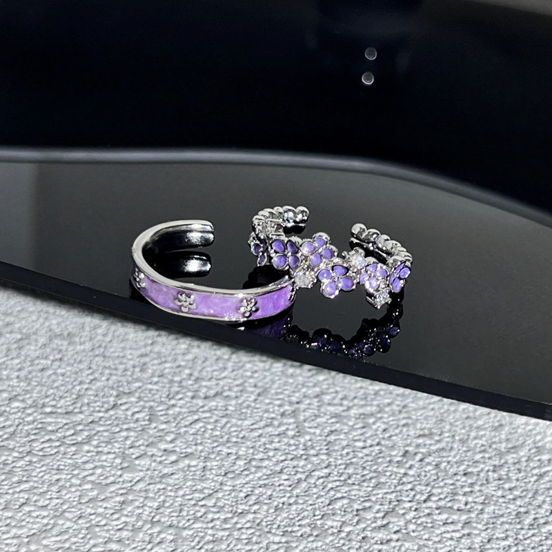 A new sweet and cool purple glazed flower ring for women, a fashionable and light luxury ring with a sense of high-end and niche design, a finger ring Specification drawing