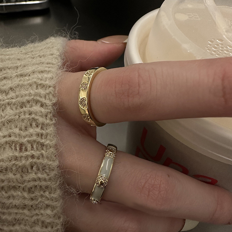 Gentle heart-shaped glazed opening adjustable ring, a niche design for women, gray-blue Hepburn style index finger ring, a popular Internet celebrity details Picture