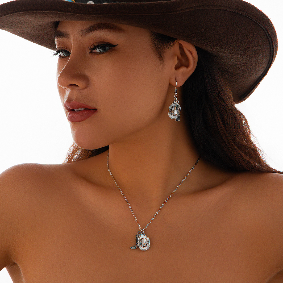 European and American cross-border jewelry, fashionable Sun three-dimensional alloy necklace set, simple geometric pendant collarbone chain full figure