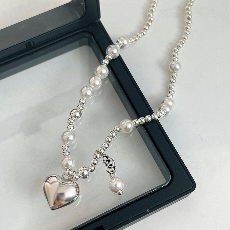 Silver heart-shaped pearl round bead necklace for women, spring and summer style, tassel feel, light luxury and grand collarbone chain, ins style details Picture
