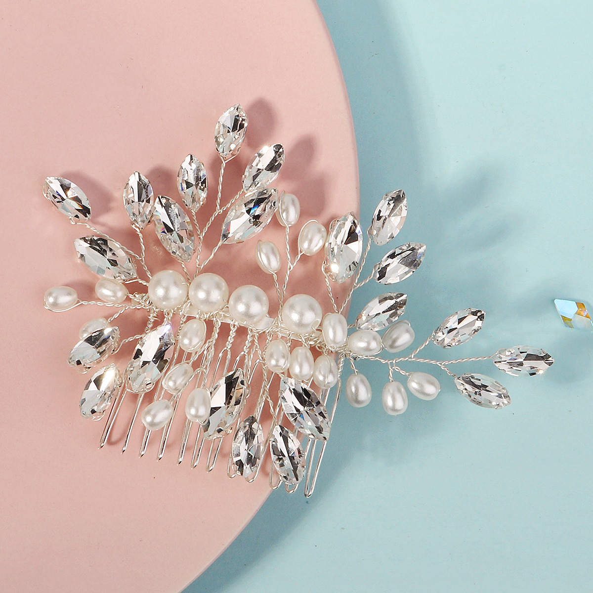 European and American bridal hairpin, ball party handcrafted hair accessory, versatile ancient-style updo accessory, water diamond and pearl hair comb, hairpin details Picture