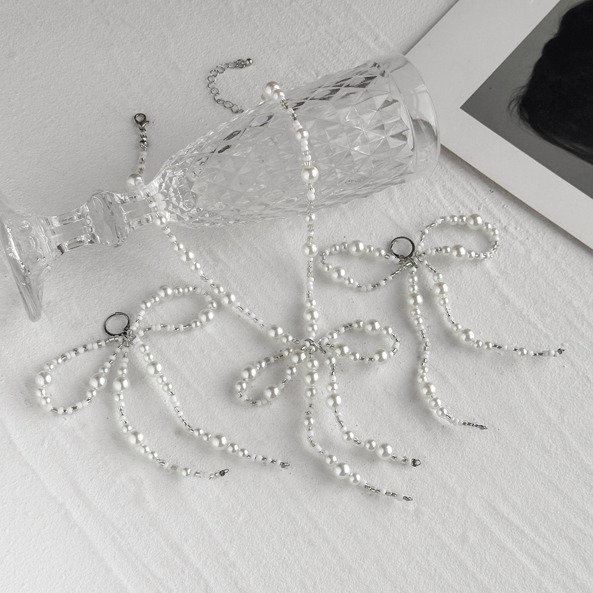 European and American cross-border jewelry, personalized large and small pearl earrings, simple rice bead bow earrings, necklace set Application Scenario