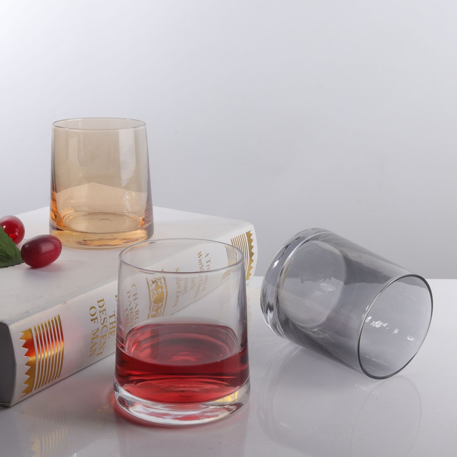 Simple Nordic-style household washbasin cups, hotel couple cups, colorful tooth-washing cups for hotel rooms, and light luxury mouthwash cups details Picture