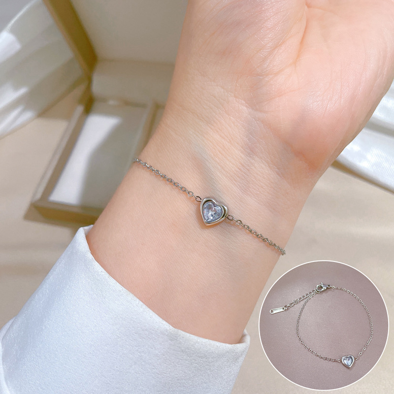 【 All-titanium Steel 】 Dongdaemun's unique and elegant forest-themed heart zircon small bracelet, a retro best friend of a female Internet celebrity details Picture