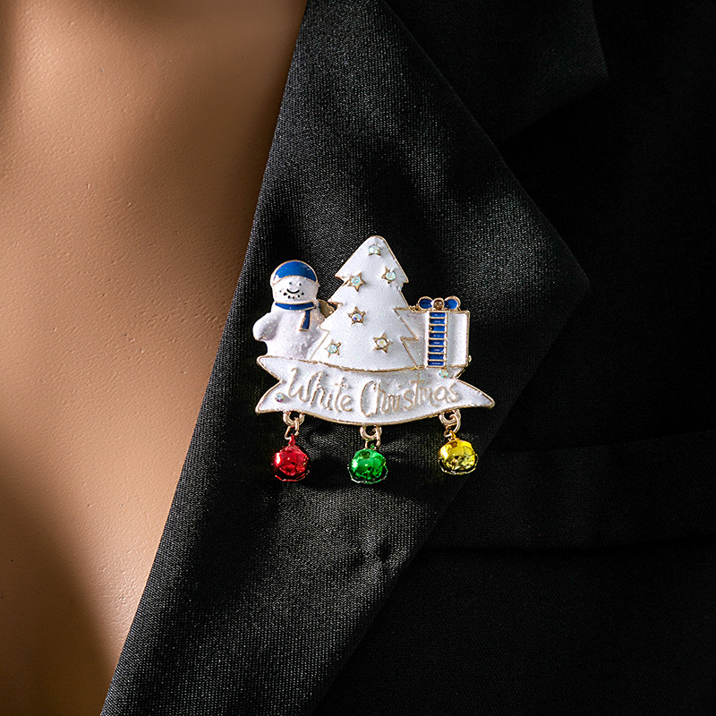 Cross-border Christmas party Cartoon snowman brooch Christmas tree bell Dress Pin Oil Drip bow corsage Application Scenario