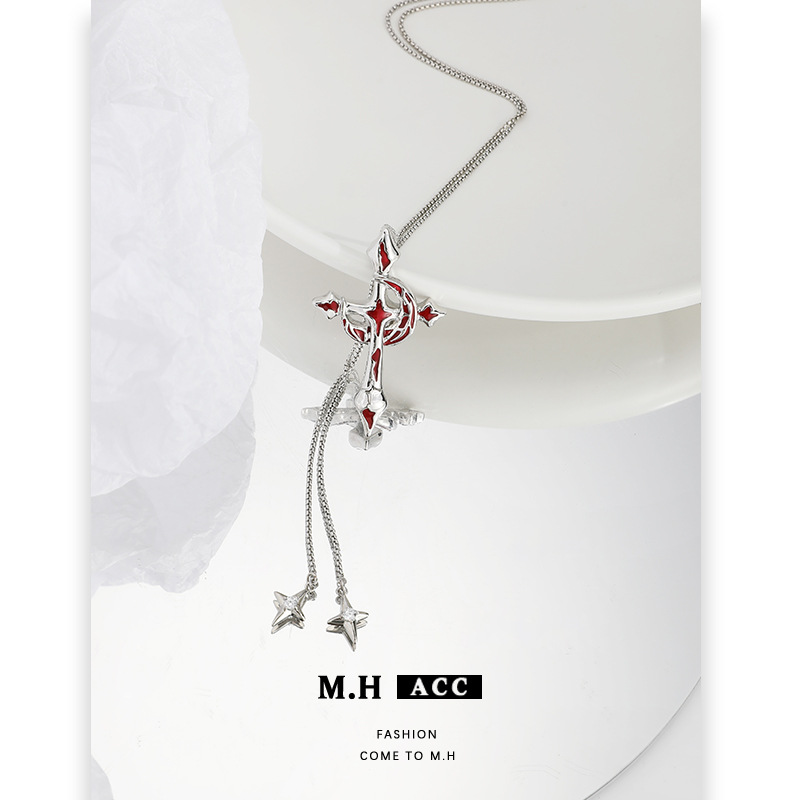 Original Blood Moon Cross necklace women's pull-out hoodie chain, sweet, cool, niche, unique and individual design sense collarbone chain Application Scenario