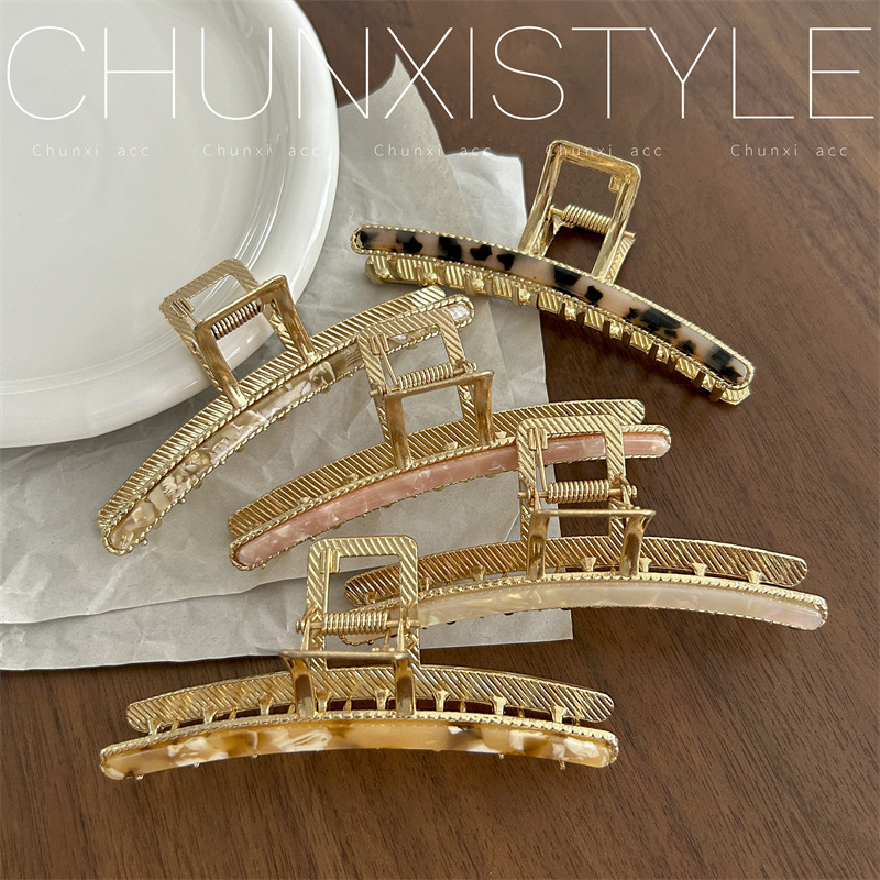 A new high-end acetate hair clip, a popular large metal grab clip, a French retro back head shark clip hair accessory for women details Picture