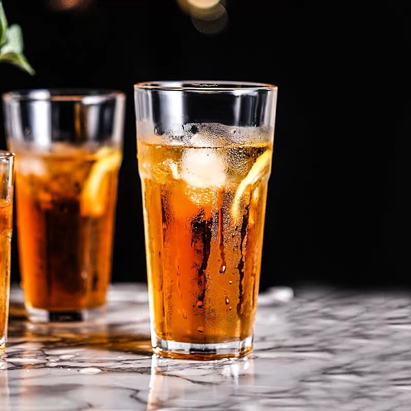 Acrylic plastic beer mugs, transparent, anti-drop, thickened and raised octagonal cups, commercial water cups for bars and KTVS, beverage cups Application Scenario