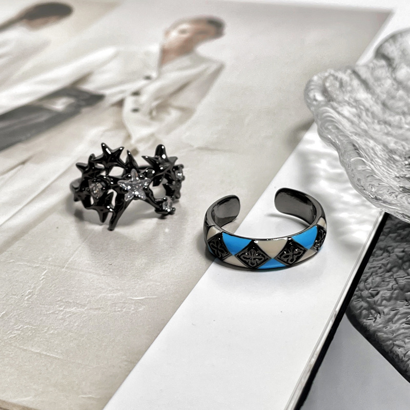 Dark style, individualistic and fashionable starlight checkered glaze open ring, cold and elegant feminine style, hot and spicy punk food ring Application Scenario