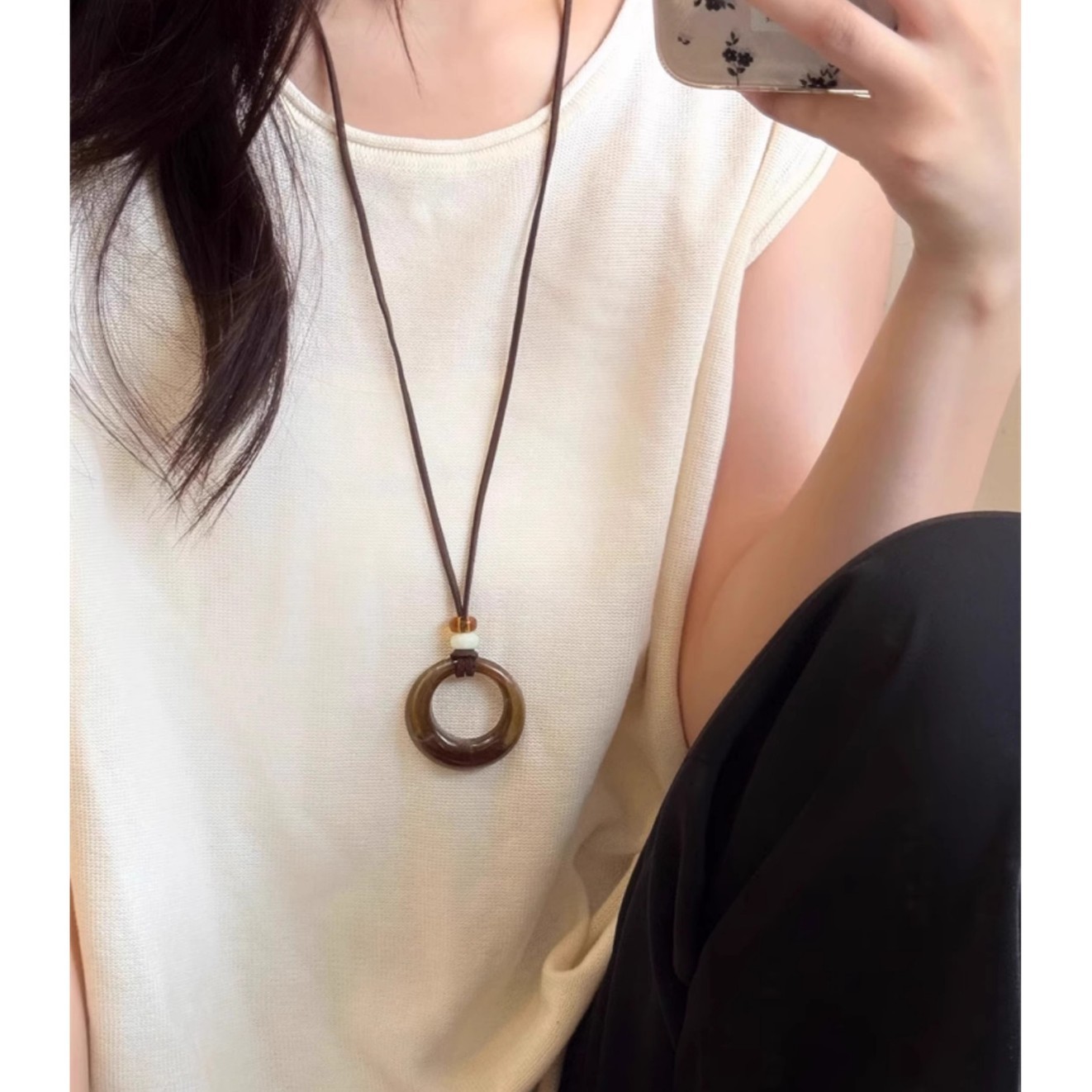 Retro ethnic style large coffee-colored ring resin necklace, long tassel sweater chain, high-end and versatile necklace full figure