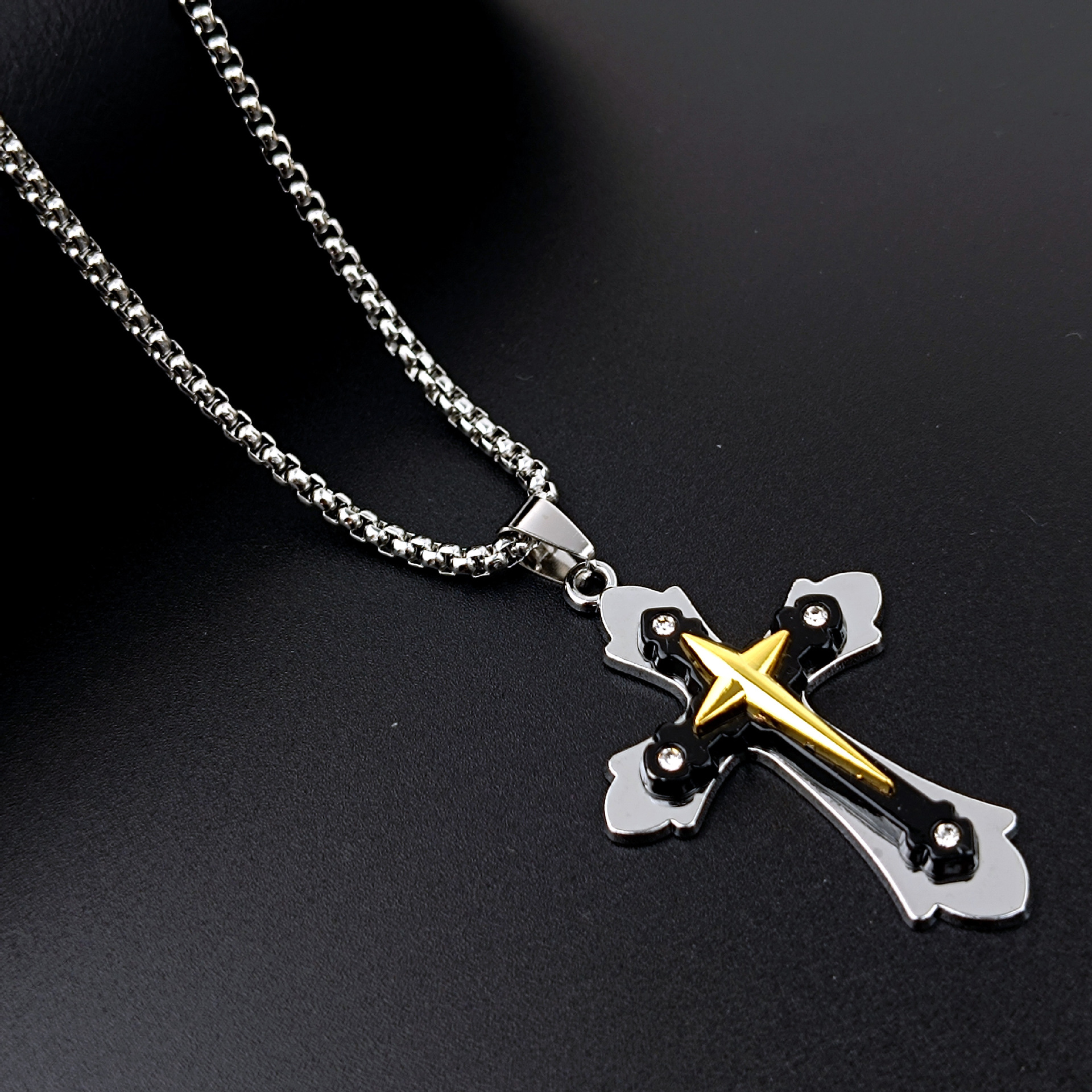 New AliExpress European and American retro multi-layer cross necklace, men's stainless steel cross pendant collarbone chain Application Scenario