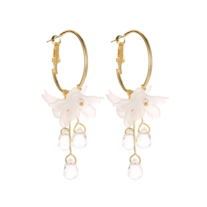 New Korean version of fashionable crystal flower earrings, versatile and elegant fairy stud earrings, Dongdaemun jewelry from South Korea Item Picture
