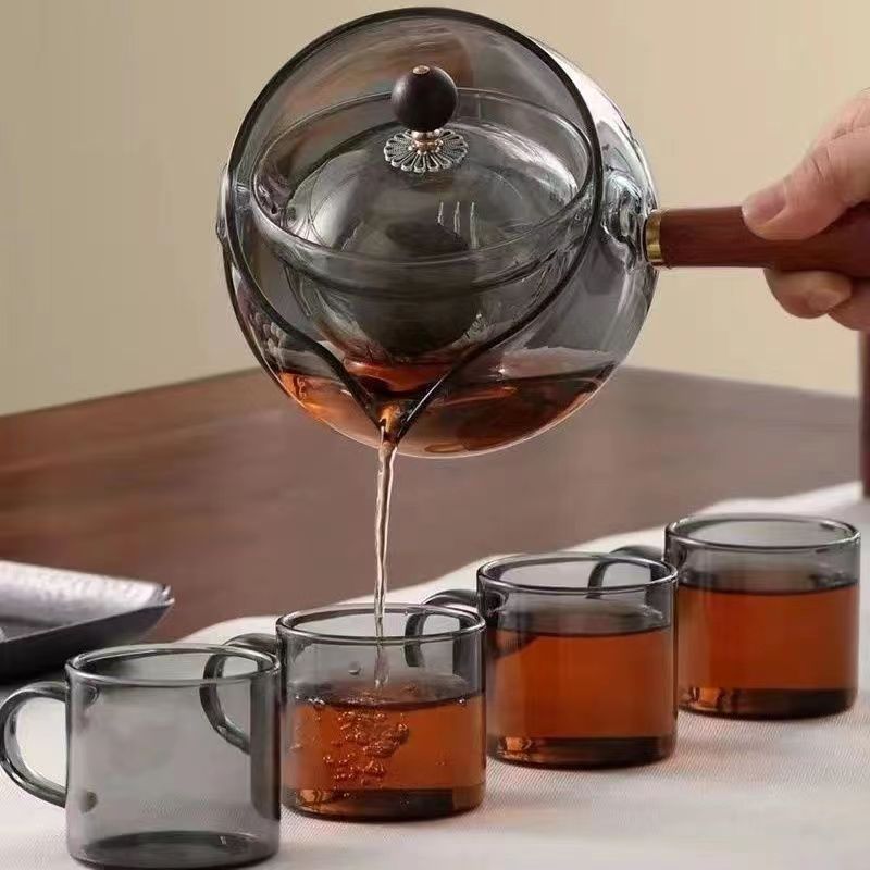 High borosilicate glass teapot, 360-degree rotating fair cup, tea brewing teapot, household tea brewing teapot, tea water free and easy teapot set Application Scenario