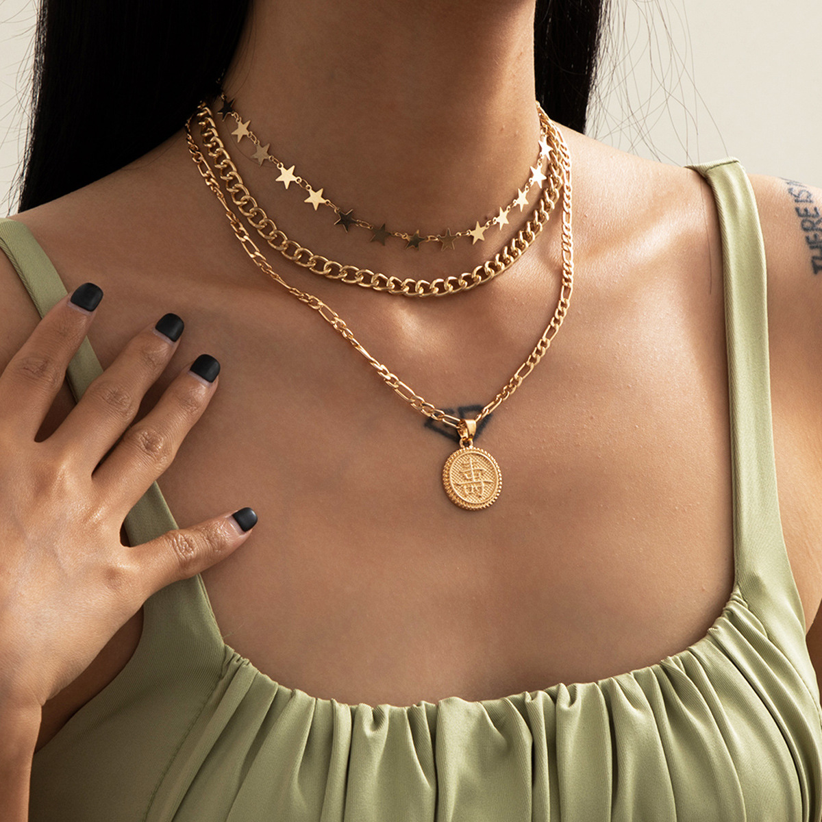 European and American cross-border jewelry, exaggerated five-pointed star chain necklace, versatile for women's charm, round Chinese character pendant necklace set full figure