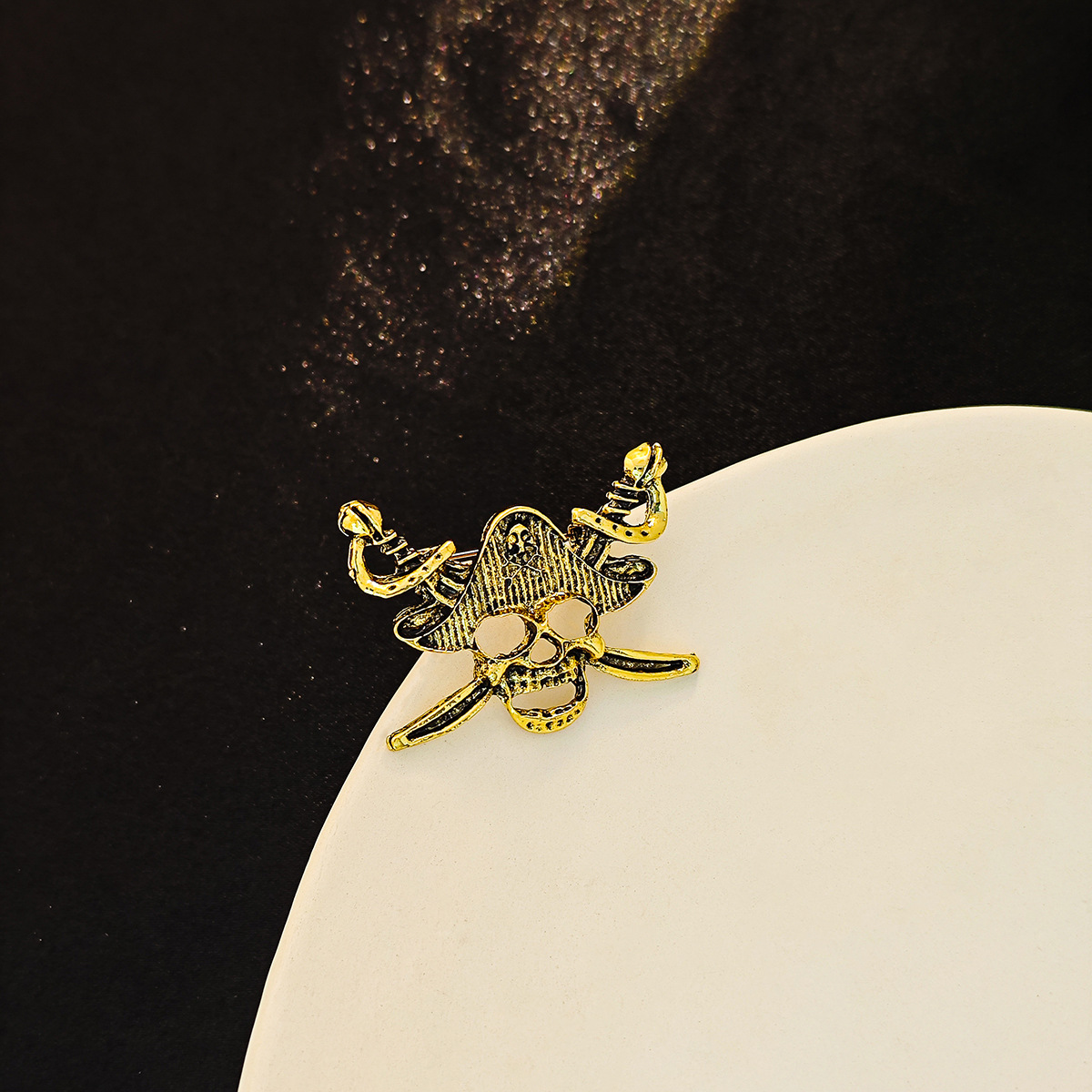European and American cross-border creative and personalized skull brooch, punk retro pirate vintage clothes, accessories, brooch and corsage details Picture