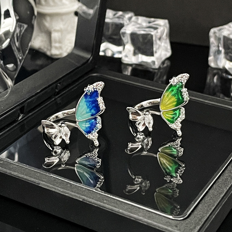 Amazon's unique ice blue gradient colored drip glaze butterfly ring is a versatile and sweet, cool, and unique food ring for women's cold style Application Scenario
