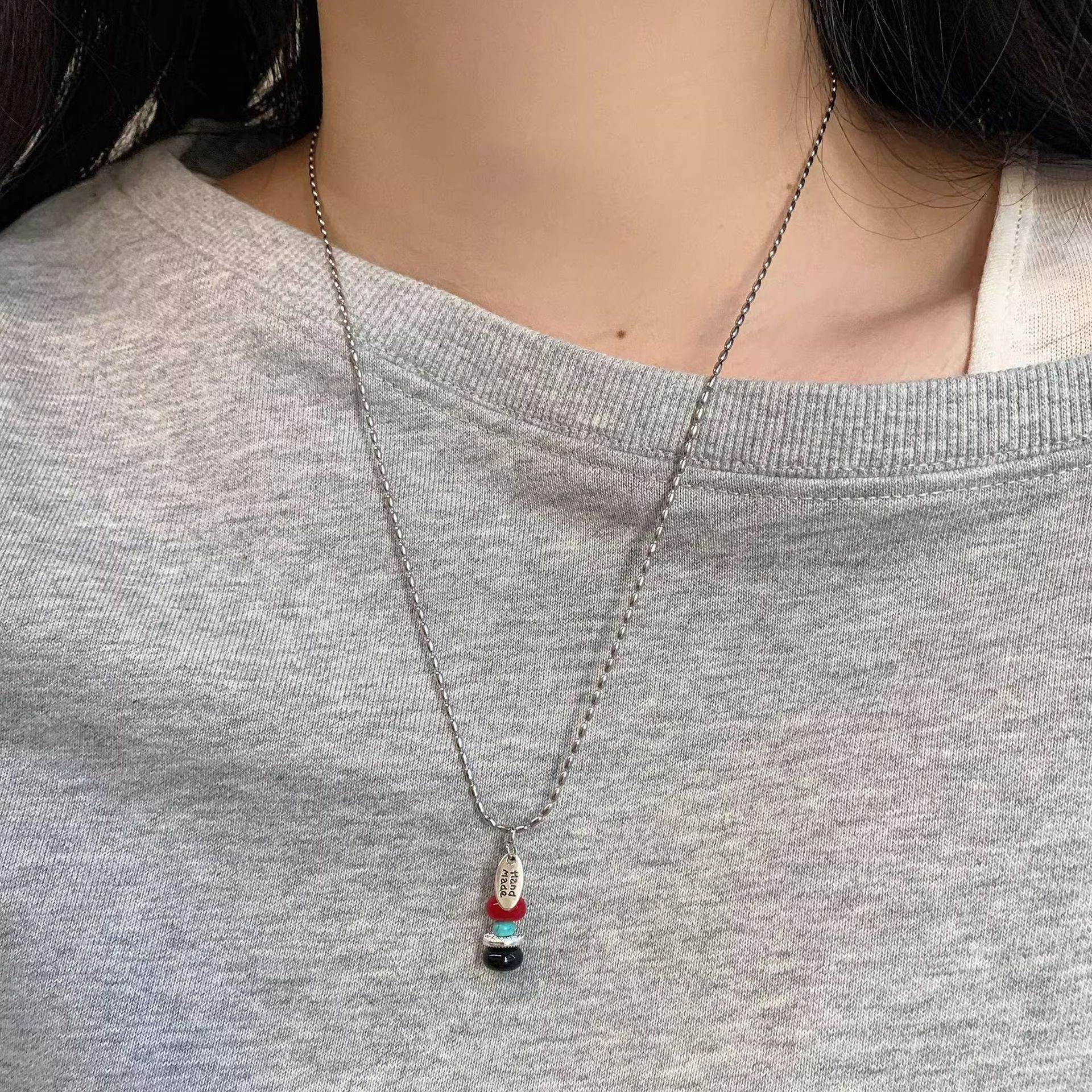 Wishing Tower color-blocking beaded pendant necklace for women, Korean niche design sense rice bead chain, fashionable and versatile collarbone chain Application Scenario