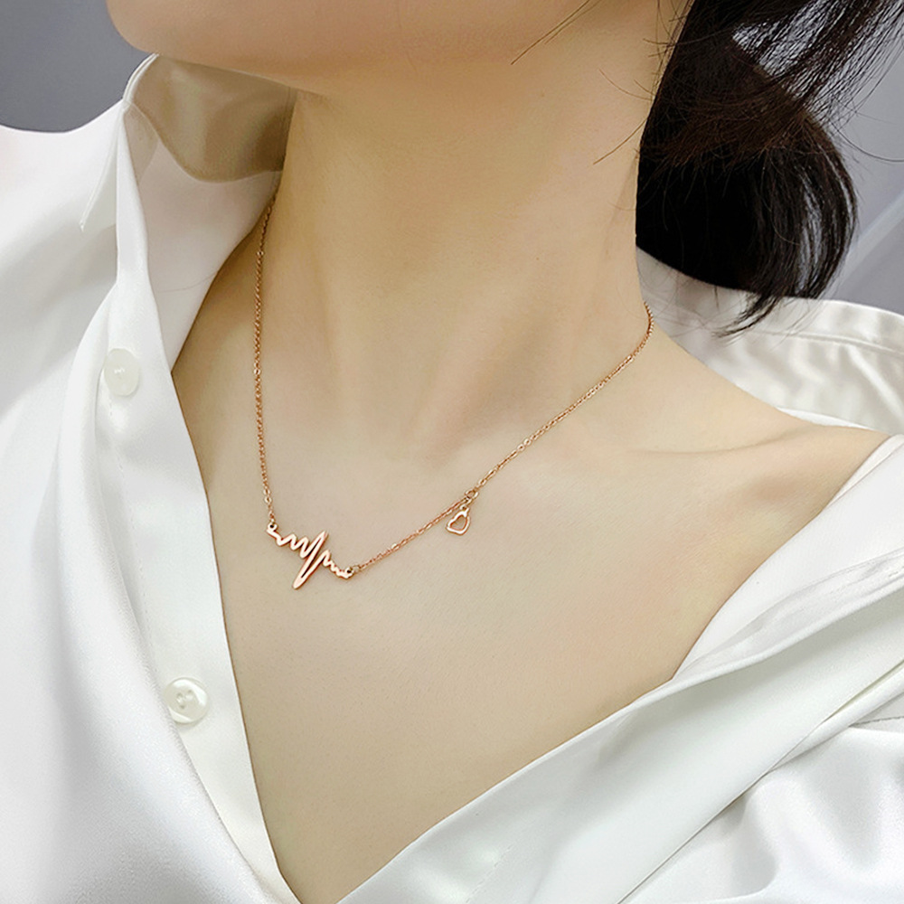 Personalized electrocardiogram letter titanium steel necklace for women, light luxury, niche and charming collarbone chain, simple and elegant, non-fading accessory Application Scenario