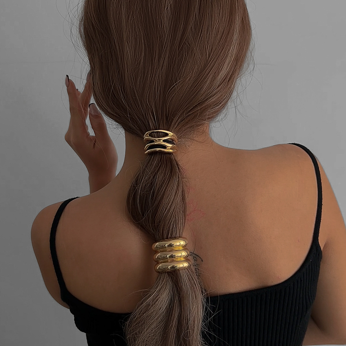 Wholesale 2024 new hollowed-out curved hair band, summer versatile and high-end hair tie, ponytail hair accessory details Picture