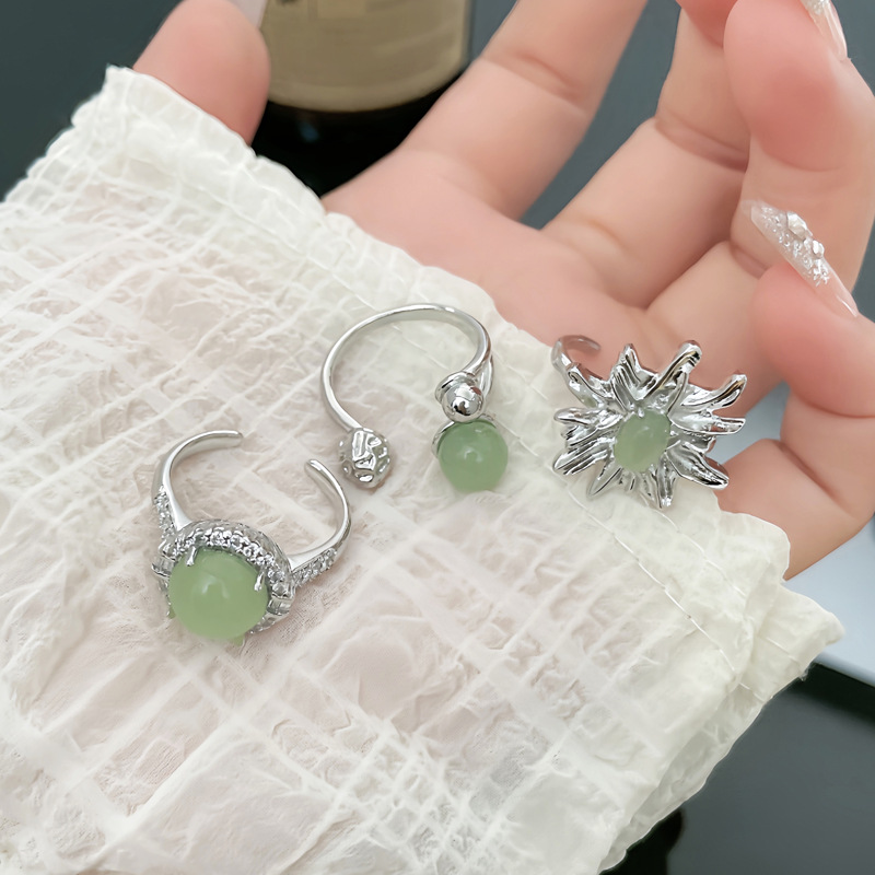 Korean version personalized chalcedony retro texture ring for women, adjustable niche irregular pleated geometric exquisite ring full figure