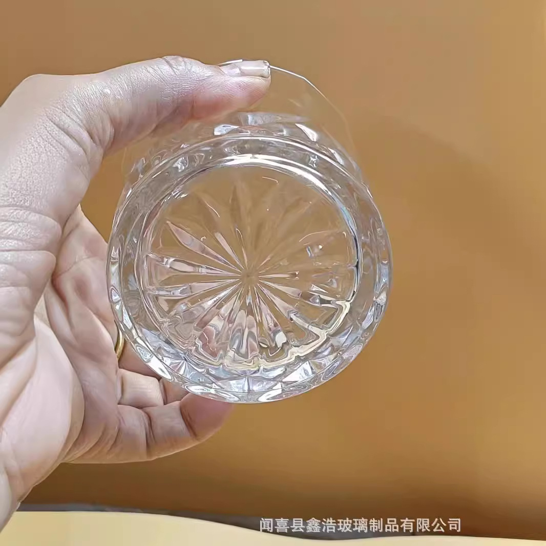 Wholesale of Hongli patterned short cups, creative water cups, beer, whisky, spirits, foreign wine glasses, KTV and bar wine glasses from the manufacturer Application Scenario