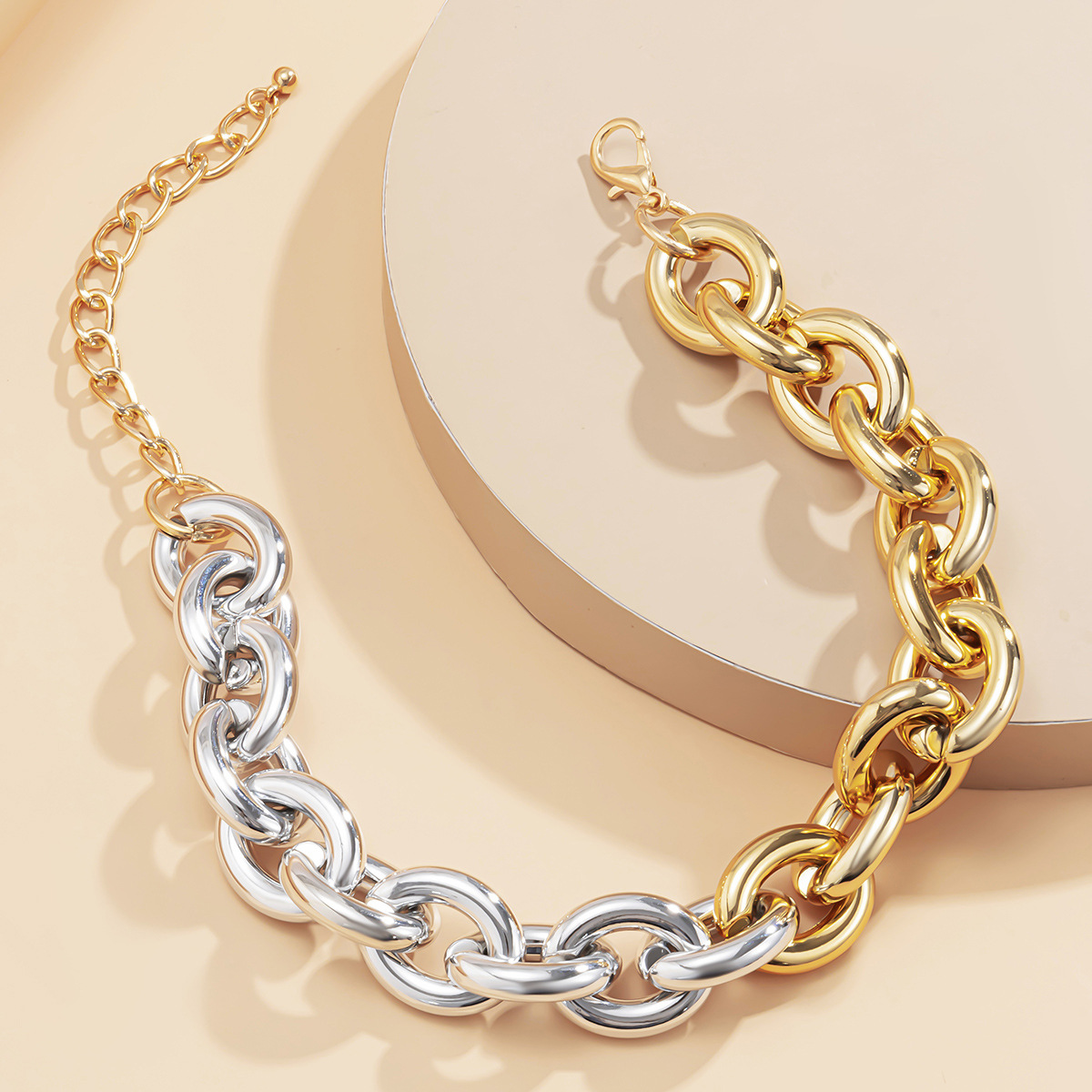 A simple single-layer punk thick-chain tassel necklace from Europe and America, a retro hip-hop mixed-color trendy necklace for women Specification drawing