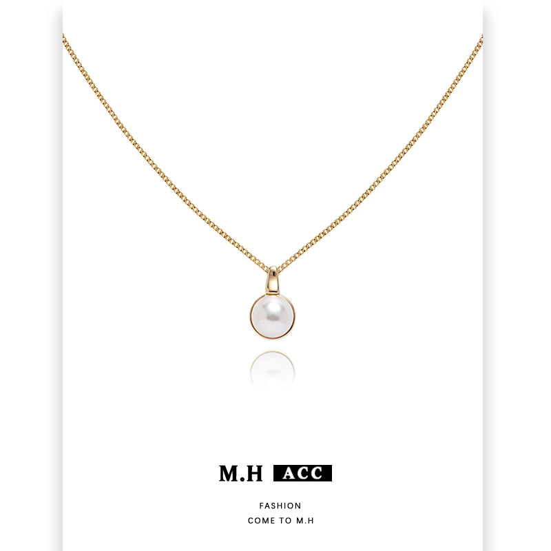French minimalist pearl necklace, women's light luxury, ins style, niche design sense pendant, fashionable and versatile, high-end neckpiece Application Scenario