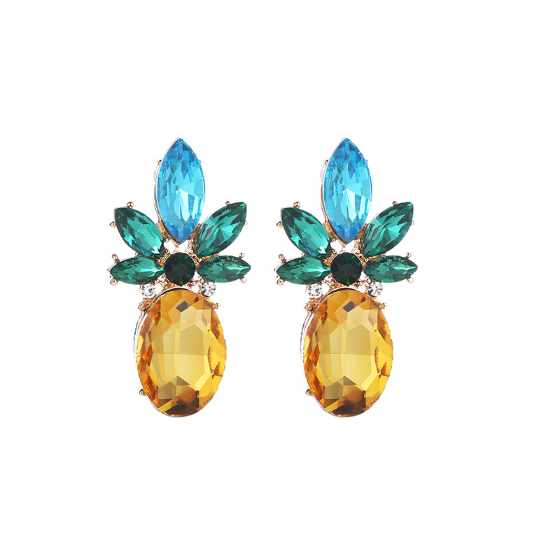 New creative and trendy cross-border accessories: European and American water diamond crystal pineapple stud earrings, personalized fruit earrings Item Picture