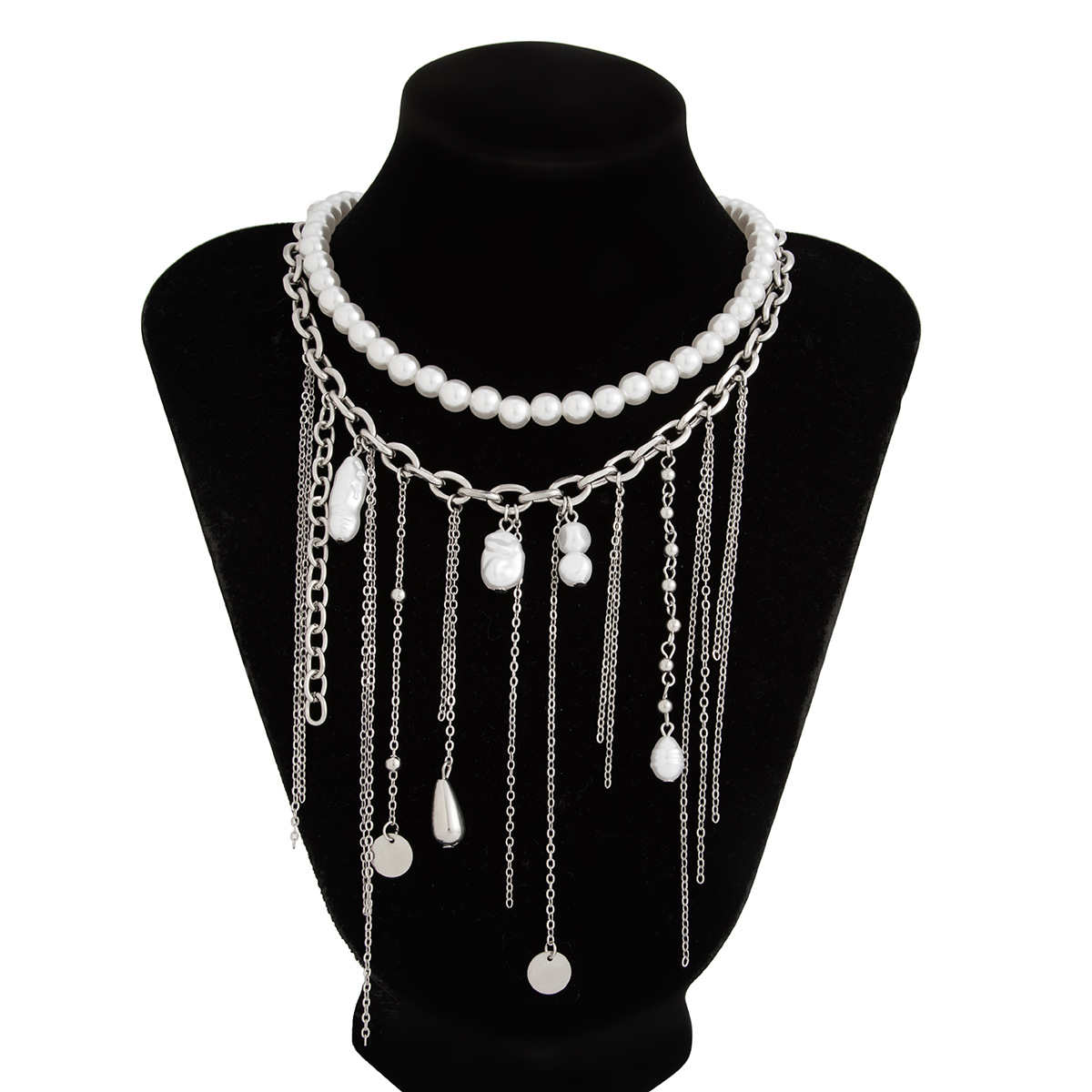 European and American cross-border cream sweet style heart-shaped pendant collarbone chain, personalized irregular turquoise imitation pearl necklace for women Application Scenario