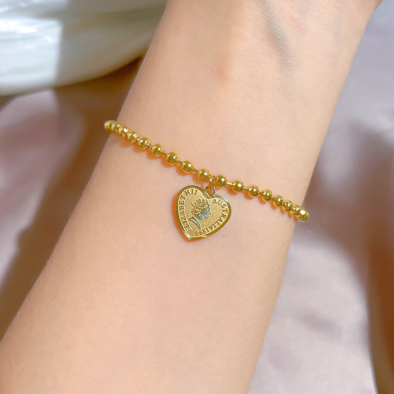 【 All-titanium Steel 】 Dongdaemun's unique heart-shaped chain bracelet with a head full of diamonds, a female Internet celebrity's retro best friend details Picture