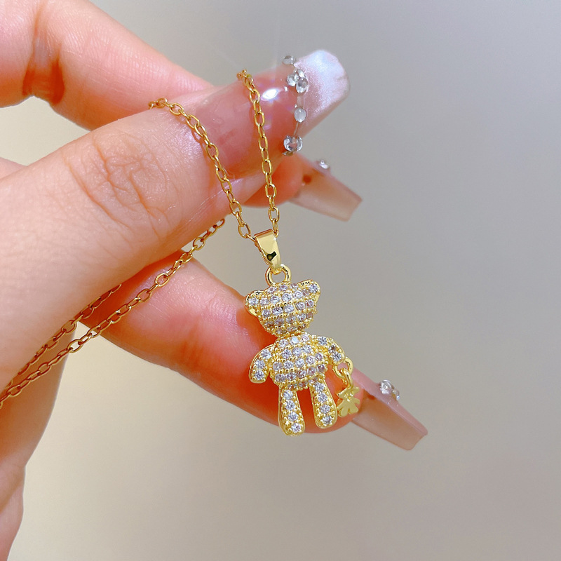 【 Titanium Steel 】 Big bear leading Little Bear, light luxury and elegant, full diamond necklace, versatile collarbone chain, titanium steel chain for women Application Scenario