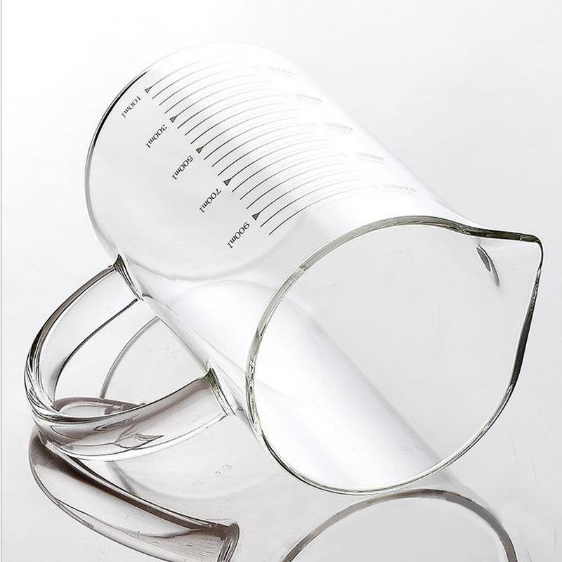 Wholesale measuring cups: High borosilicate glass graduated cups, thickened, high-temperature resistant, large-capacity kitchen and household baking cups, water cups Application Scenario