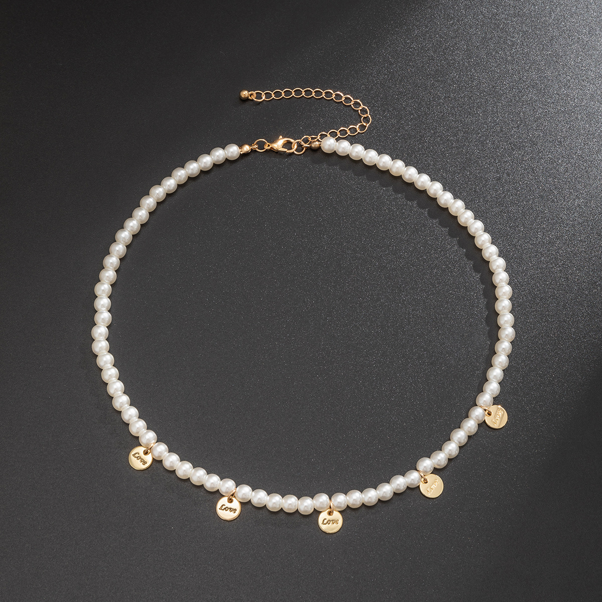 European and American cross-border jewelry, retro pearl imitation necklace, women's niche collarbone chain, simple letter sequin pendant necklace Application Scenario