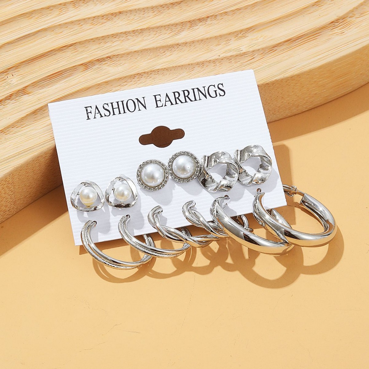 A 6-piece set of European and American cross-border pearl-inlaid geometric women's earrings, retro French gold ear rings and stud earrings for women Application Scenario