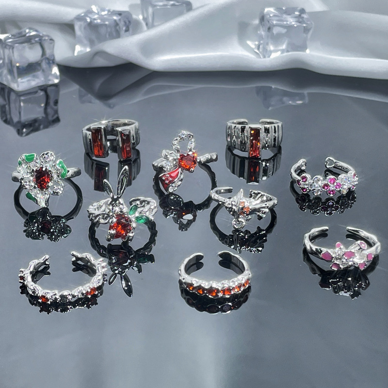A high-end, niche design red diamond zircon open ring for women on Instagram, with a cold and elegant style, fashionable and individual index finger ring full figure