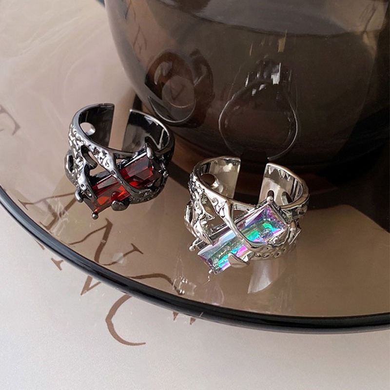 A niche design with a dark and thorny opening ring for women, exuding a sense of light luxury and sophistication, as well as a fashionable and individualistic sweet and cool style ring on Instagram full figure