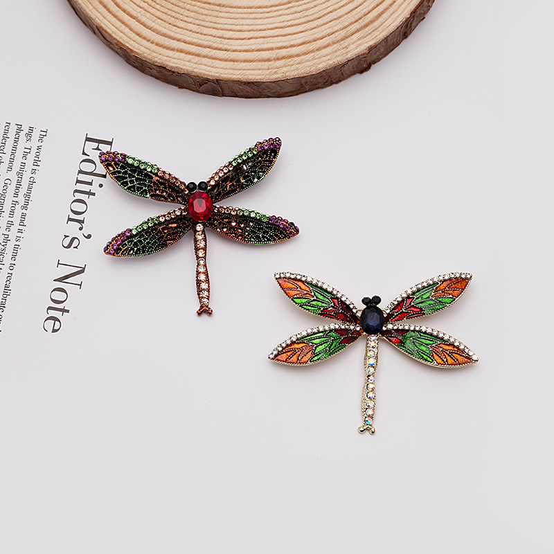 Direct sales from the manufacturer of oil-dripping alloy brooches with colorful diamonds, dragonfly, insect and animal brooches and corsage accessories for European and American export details Picture