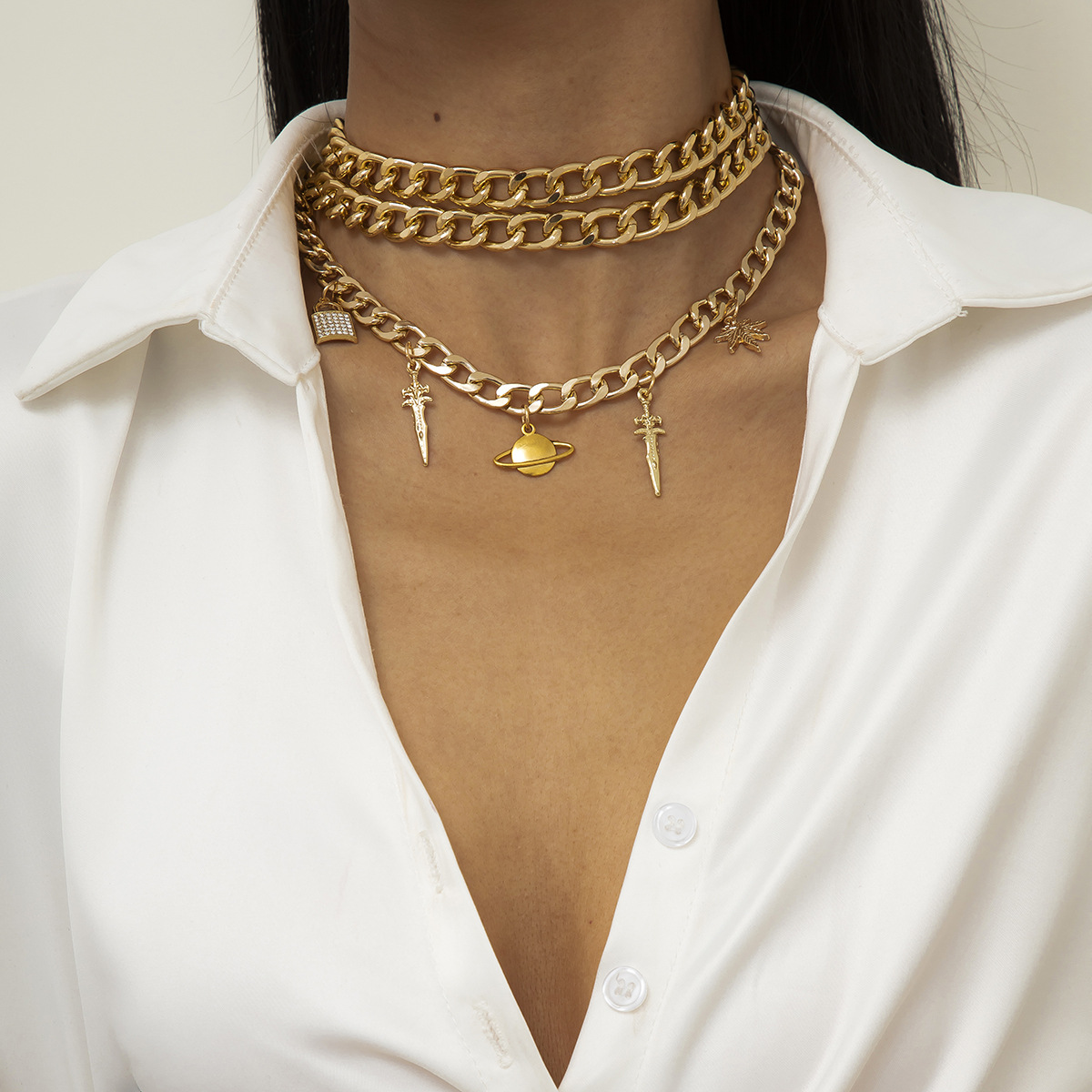 New European and American necklaces, cross-border tassel alloy multi-layer set necklaces, exaggerated street style sword pendant accessories for women Application Scenario