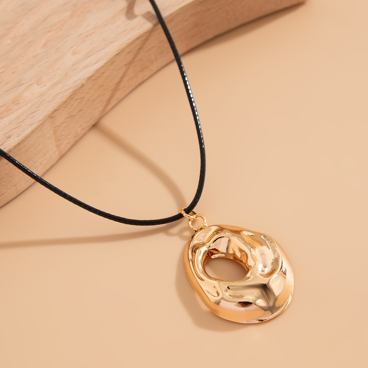 European and American cross-border accessories hip-hop irregular hollowed-out pendant necklace trendy geometric leather wax thread necklace Application Scenario