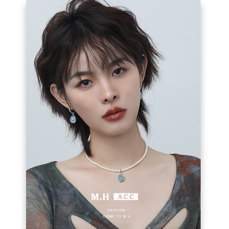 French shell pearl necklace for women, cross-border light luxury, exquisite and fashionable, Hepburn style collarbone chain, elegant and noble lady sweater chain details Picture